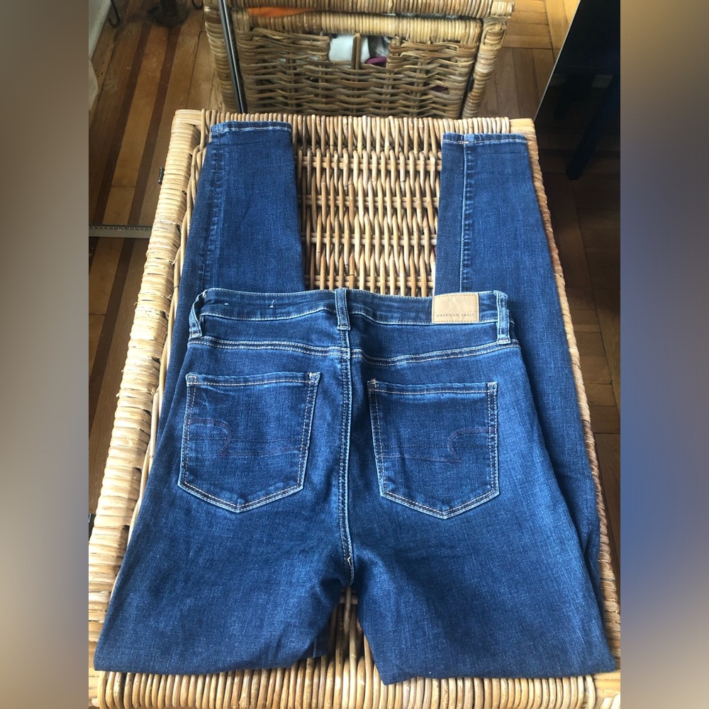 AMERICAN EAGLE OUTFITTERS HIGH RISE JEANS ๐ - Picture 3 of 6